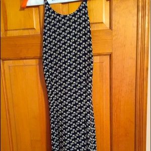 Barami Size 6 Black and White Gown